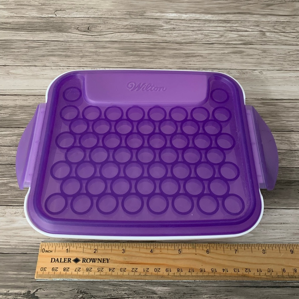 Wilton Tip Storage Container - Picture 3 of 5